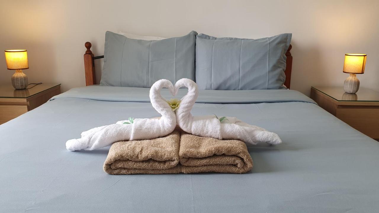 Peaceful Apartment With Double Bed - Oak Breeze 파포스 외부 사진