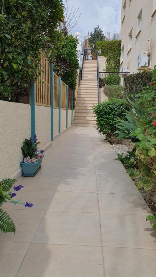 Peaceful Apartment With Double Bed - Oak Breeze 파포스 외부 사진
