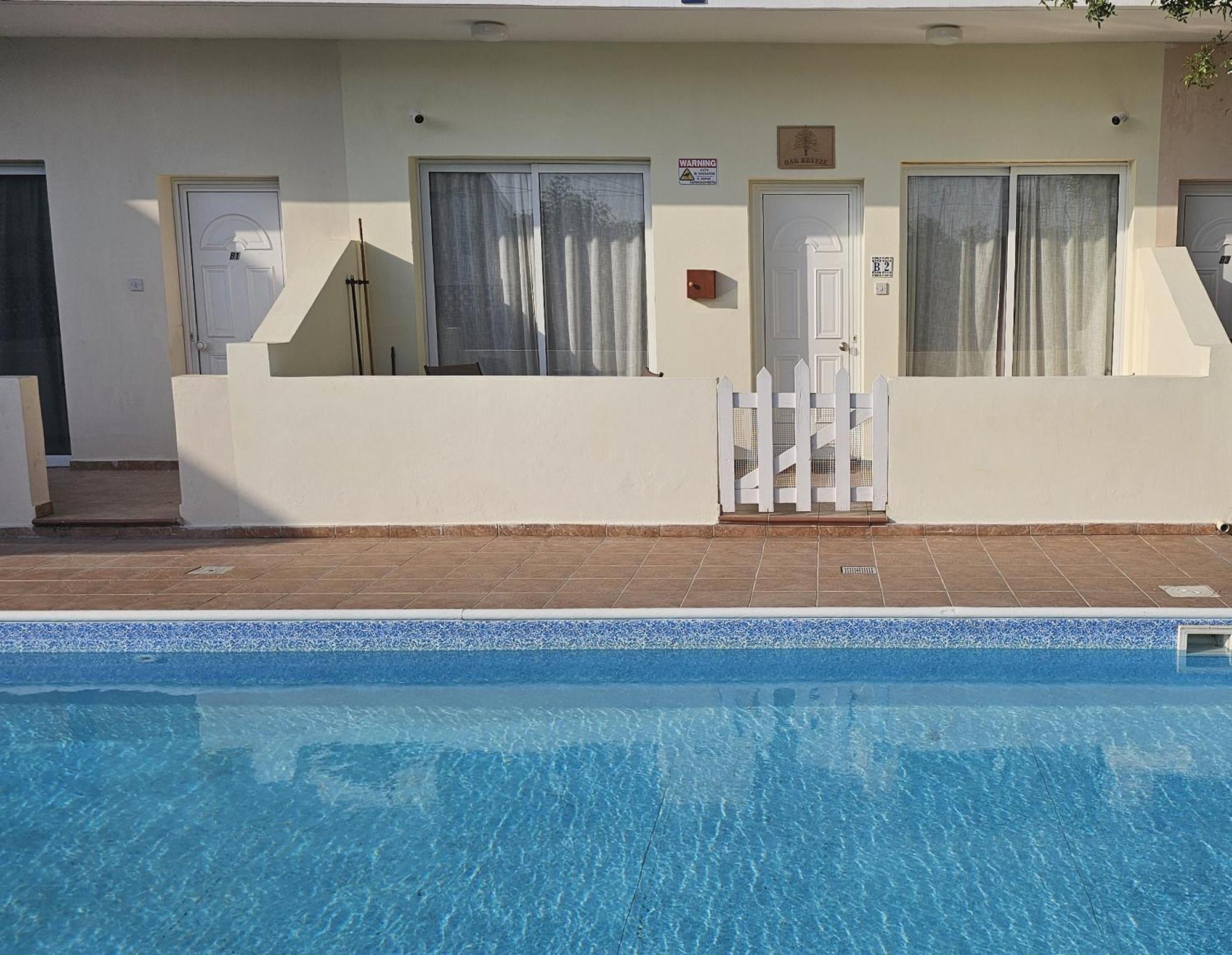 Peaceful Apartment With Double Bed - Oak Breeze 파포스 외부 사진